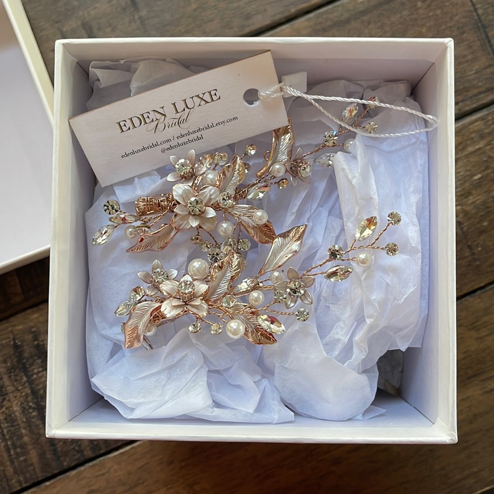 Bridal earrings and headpieces